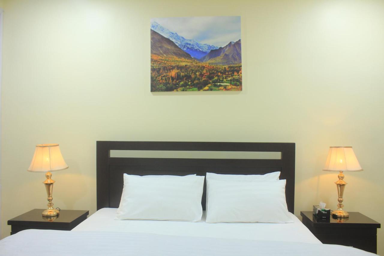 Starlit Hotel - Gilgit Exteriér fotografie